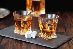 Ekskluzywne kryształowe szklanki do whisky Bohemia Quadro 6 szt.