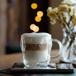 Kubki termiczne do kawy herbaty Vialli Design GEO 450ml 1szt