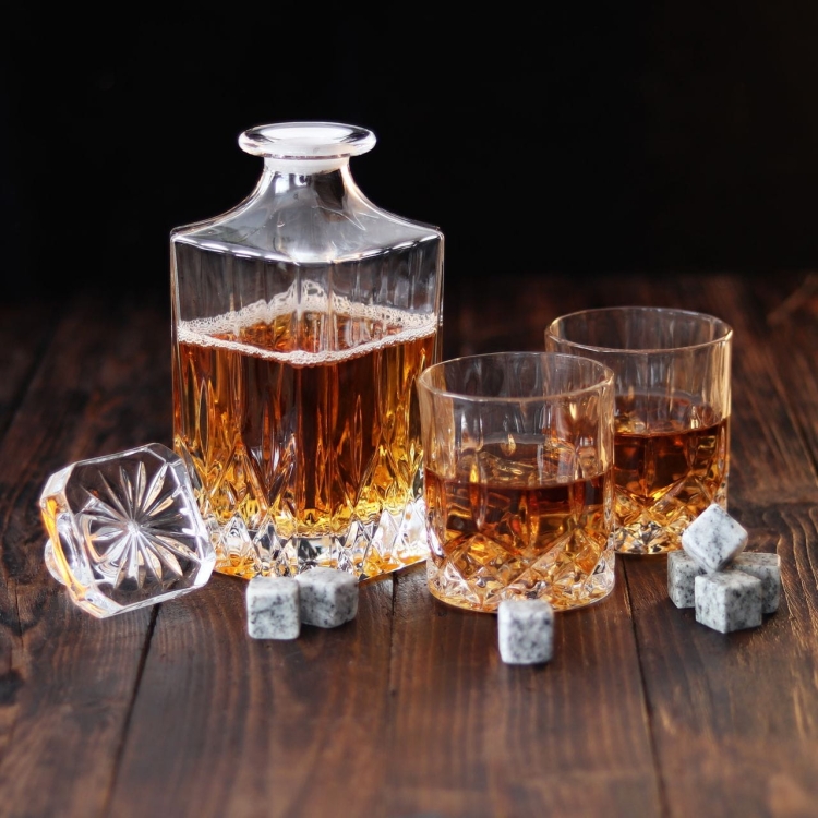 Zestaw do whisky RCR Opera 6+1 w skrzynce z GRAWEREM