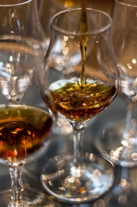 Degustacyjny kieliszek z pokrywką do whisky AmberGlass 100ml