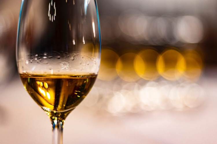 Degustacyjny kieliszek z pokrywką do whisky AmberGlass 130ml