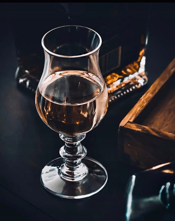 Degustacyjny kieliszek do whisky grappy 120ml