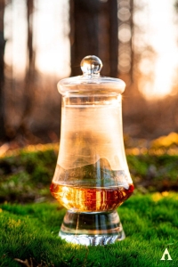 Degustacyjny kieliszek z pokrywką do whisky 150ml