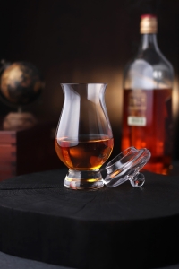 Degustacyjny kieliszek z pokrywką do whisky 200ml