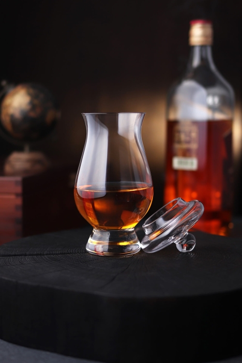 Degustacyjny kieliszek z pokrywką do whisky 200ml