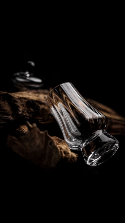 Degustacyjny kieliszek z pokrywką do whisky AmberGlass 200ml