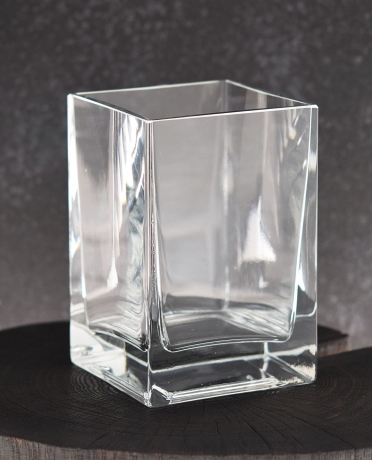 Przejdź do produktu Wazon szklany bezbarwny kwadratowy na kwiaty 15cm