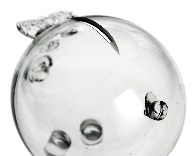 Duża szklana skarbonka ŚWINKA (4) z grawerem indywidualnym TWÓJ NAPIS