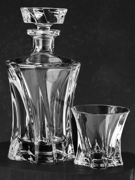 Ekskluzywny zestaw do whisky Bohemia Cooper 6+1 Kryształ w skrzynce z GRAWEREM