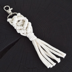 Brelok smycz do kluczy Handmade na prezent dla gości weselnych Ecru / Kremowy 19cm (5)