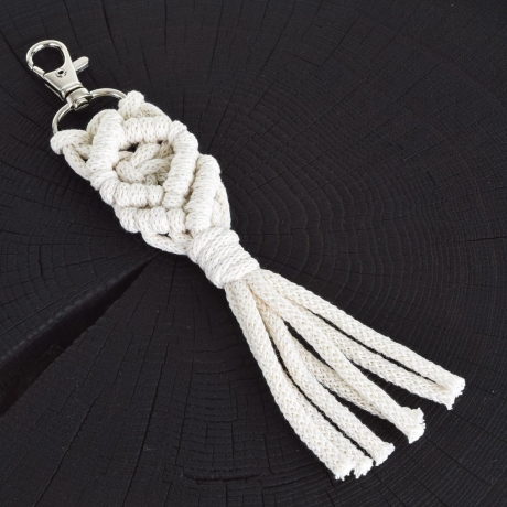 Przejdź do produktu Brelok smycz do kluczy Handmade na prezent dla gości weselnych Ecru / Kremowy 18cm (5) 