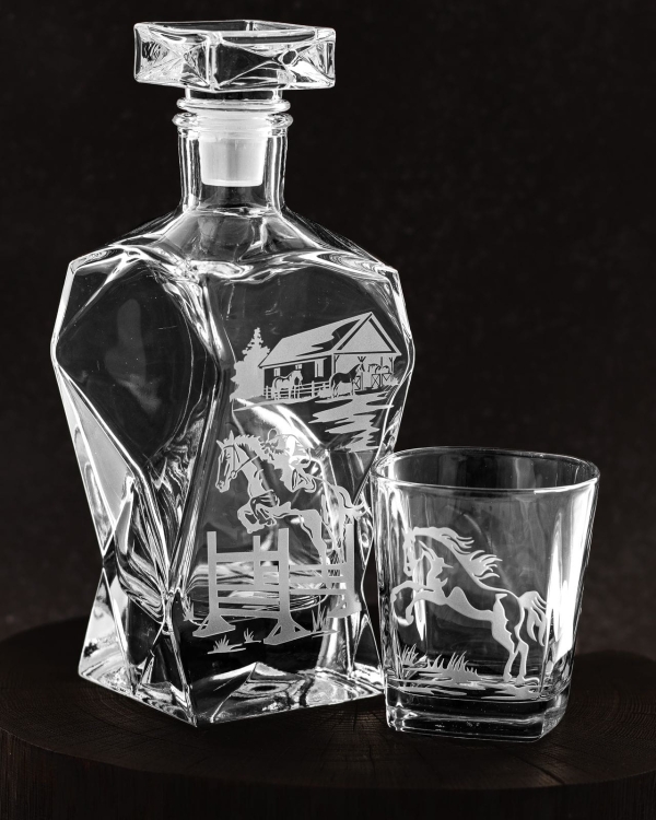 Komplet do whisky 6+1 "KONIE" karafka łamana + szklanki