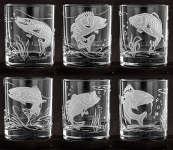 Komplet do whisky 6+1 "Wędkarski" szklanki 300ml + karafka 750ml w drewnianej skrzynce