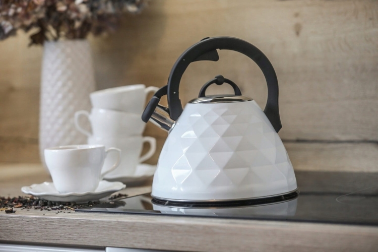 Berretti CZAJNIK Z Gwizdkiem 3L Indukcja Gaz BR-7610 biały