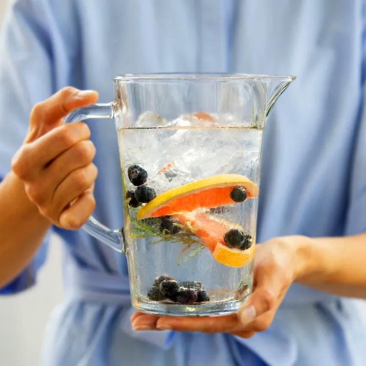 Solidny dzbanek z rączką do wody soku TG ALVA 1L