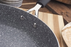 Patelnia marmurowa głęboka WOK 26cm Berlinger Haus Grey Stone Touch BH-1401