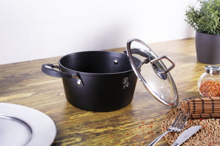 Garnek tradycyjny Berlinger Haus Professional Black Titan 6,1L BH-6124