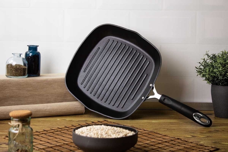 Patelnia grillowa Berlinger Haus Professional Black Titan 28cm BH-6130