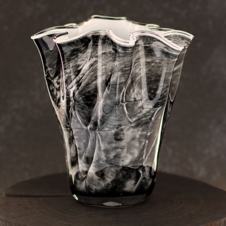 Przejdź do produktu Wazon szklany na kwiaty o falistym brzegu "Wstążka/Chusta" 20cm Kolorowy (DB18)