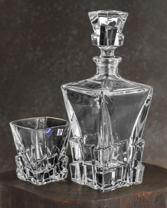 Ekskluzywny zestaw do whisky Bohemia CRACK 6+1 w skrzynce z GRAWEREM