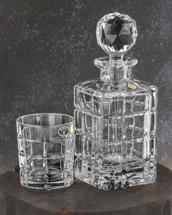 Ekskluzywny zestaw do whisky Bohemia Timesquare 6+1 w skrzynce z GRAWEREM