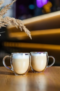 Szklanki kubki termiczne do kawy herbaty Vialli Design NOA 250ml 6szt + spodki Glasmark