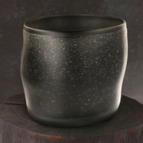 Przejdź do produktu Ekskluzywny ręcznie robiony Wazon szklany na kwiaty czarny HANDMADE 21 cm