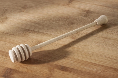Przejdź do produktu Drewniana łyżka nabierak do miodu 18cm