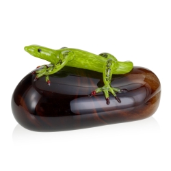 Szklana rzeźba Jaszczurka na kamieniu - Kolorowa | HUTA SABINA