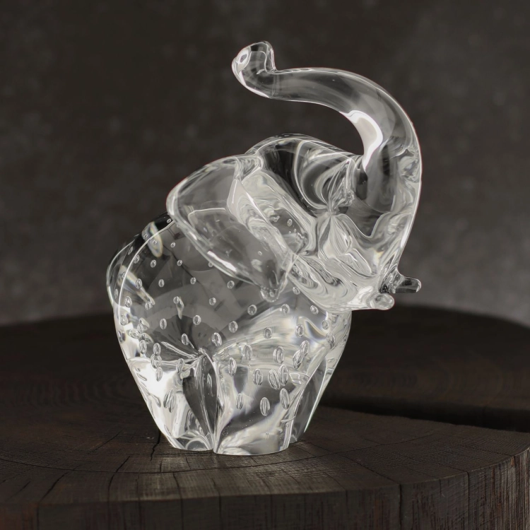 Szklana rzeźba Słoń z uniesioną trąbą ~13cm - Bezbarwny + Pladry | HUTA SABINA