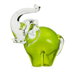 Szklana rzeźba Słoń z uniesioną trąbą ~13cm - Kolor oliwkowy | HUTA SABINA