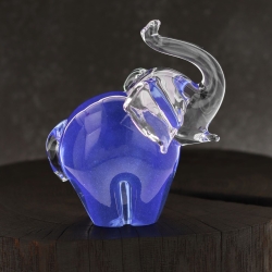 Szklana rzeźba Słoń z uniesioną trąbą ~14cm - Kolor Niebieski | HUTA SABINA