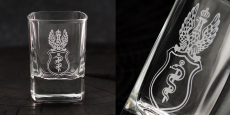 Przejdź do produktu Kieliszki do wódki kwadratowe z grawerem logo firmy | Glasmark SHOT 50ml  | 6 szt. 