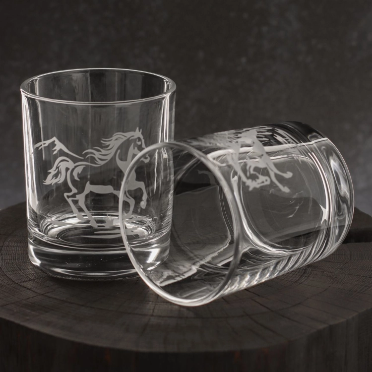Zestaw do whisky 6+1 KONIE karafka i szklanki w skrzynce (NOVA)