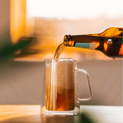 Zestaw 6 szklanek termicznych z uchem 300ml Vialli Design DIVA