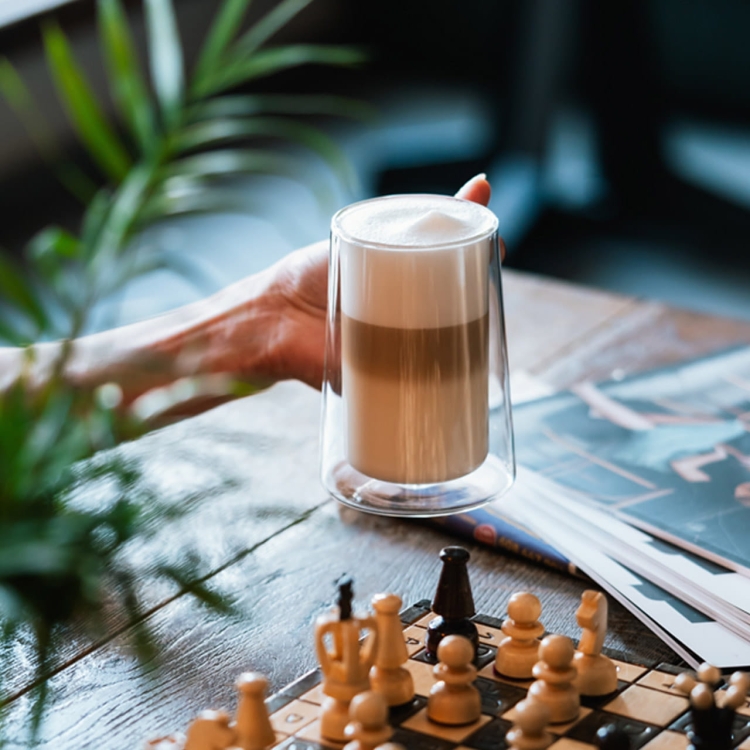 Zestaw 6 szklanek termicznych z uchem 300ml Vialli Design DIVA