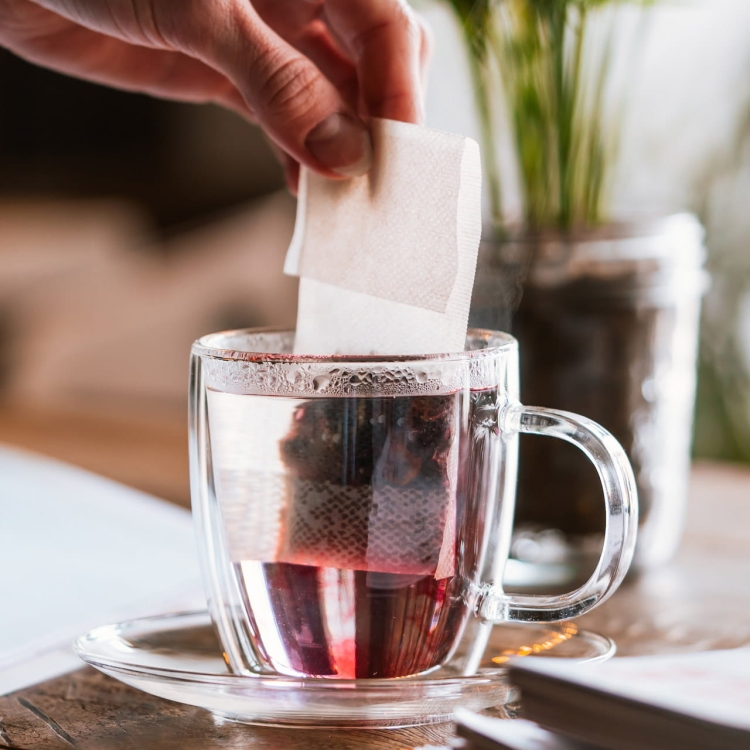 Filiżanki termiczne z podstawką do kawy herbaty 250 ml Vialli Design AMO